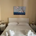 Rocco's House ゲストハウス チェファル