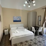 Rocco's House 3* チェファル