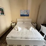 ゲストハウス Rocco's House チェファル